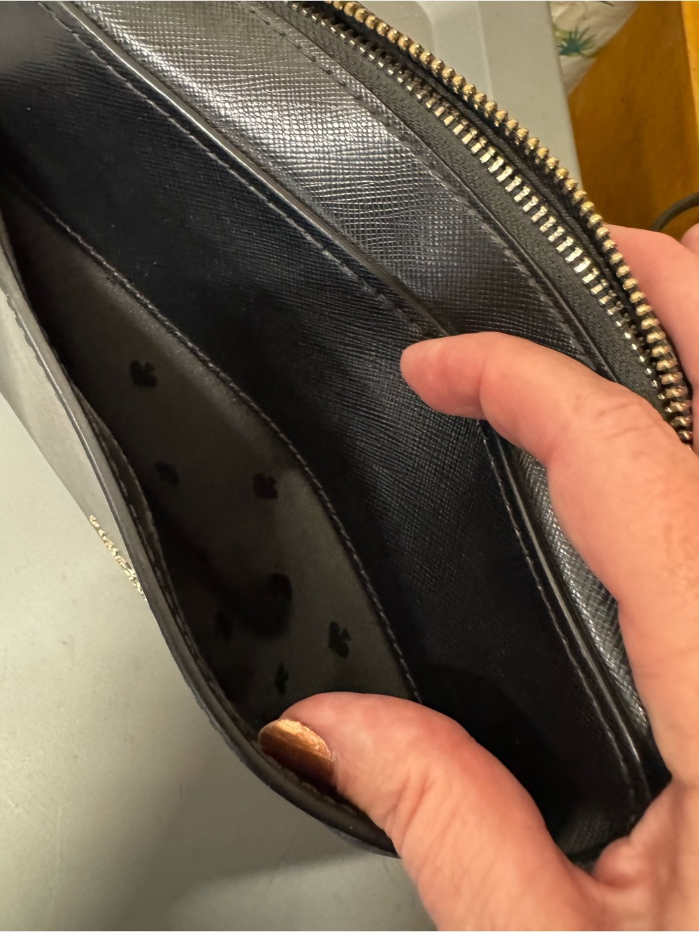 kate spade black leather crossbody with gold logo - Picture 8 of 8